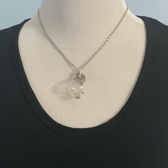 Dandelion necklace! 💚 - Picture 2 of 3